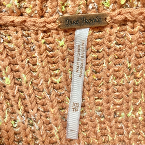 Free People Leo Cowl Neck Sweater Petal Combo NWOT - Picture 11 of 13